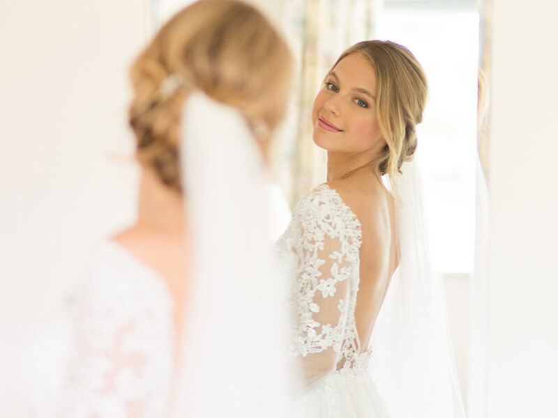 bride getting ready in the bridal suite at Manor Hill House