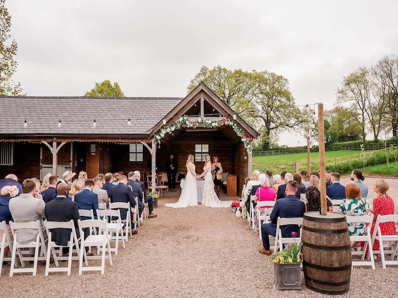 Brides-Barn-Ceremony